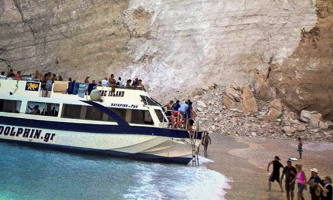 Ζάκυνθος: Άλλαξε δραματικά το τοπίο στο «Ναυάγιο» μετά την κατολίσθηση (εικόνες)